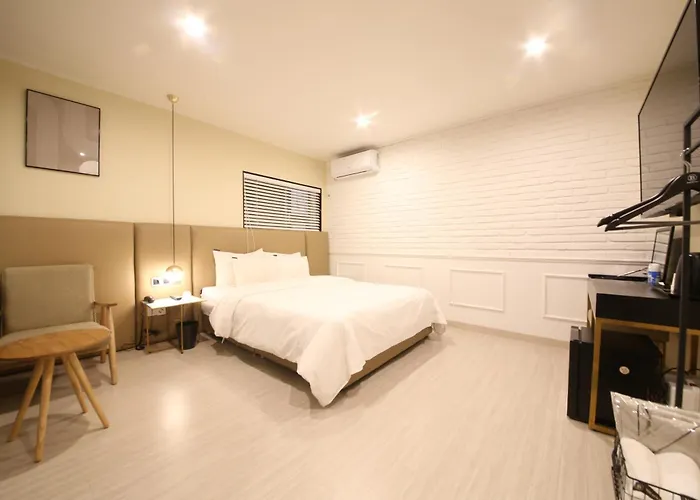 Browndot Hwamyeong *